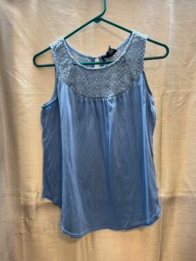 Light Blue Sleeveless Lace Yoke Tank Top